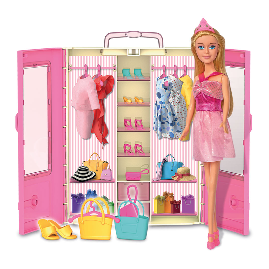 Linda's Wardrobe With Doll